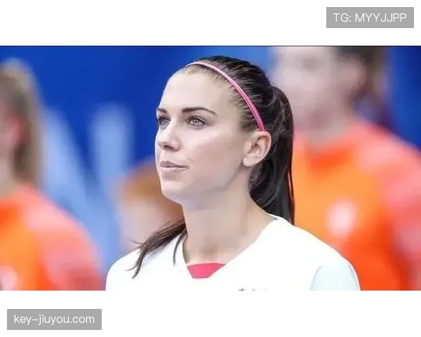 亚历克斯·摩根比赛完直接去接娃？这妈当得也太飒了吧